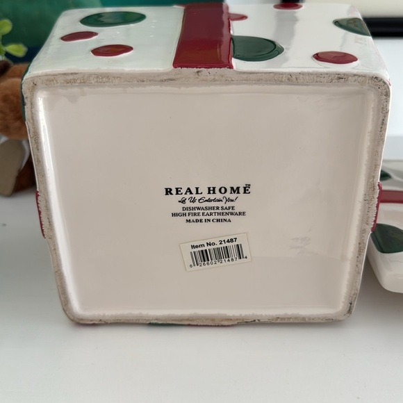 Christmas Present Inspired Ceramic Cookie Jar with Lid - Picture 7 of 7